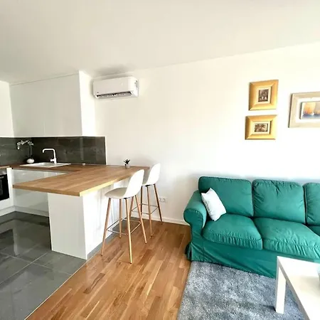 Luxury Cesarica سبليت